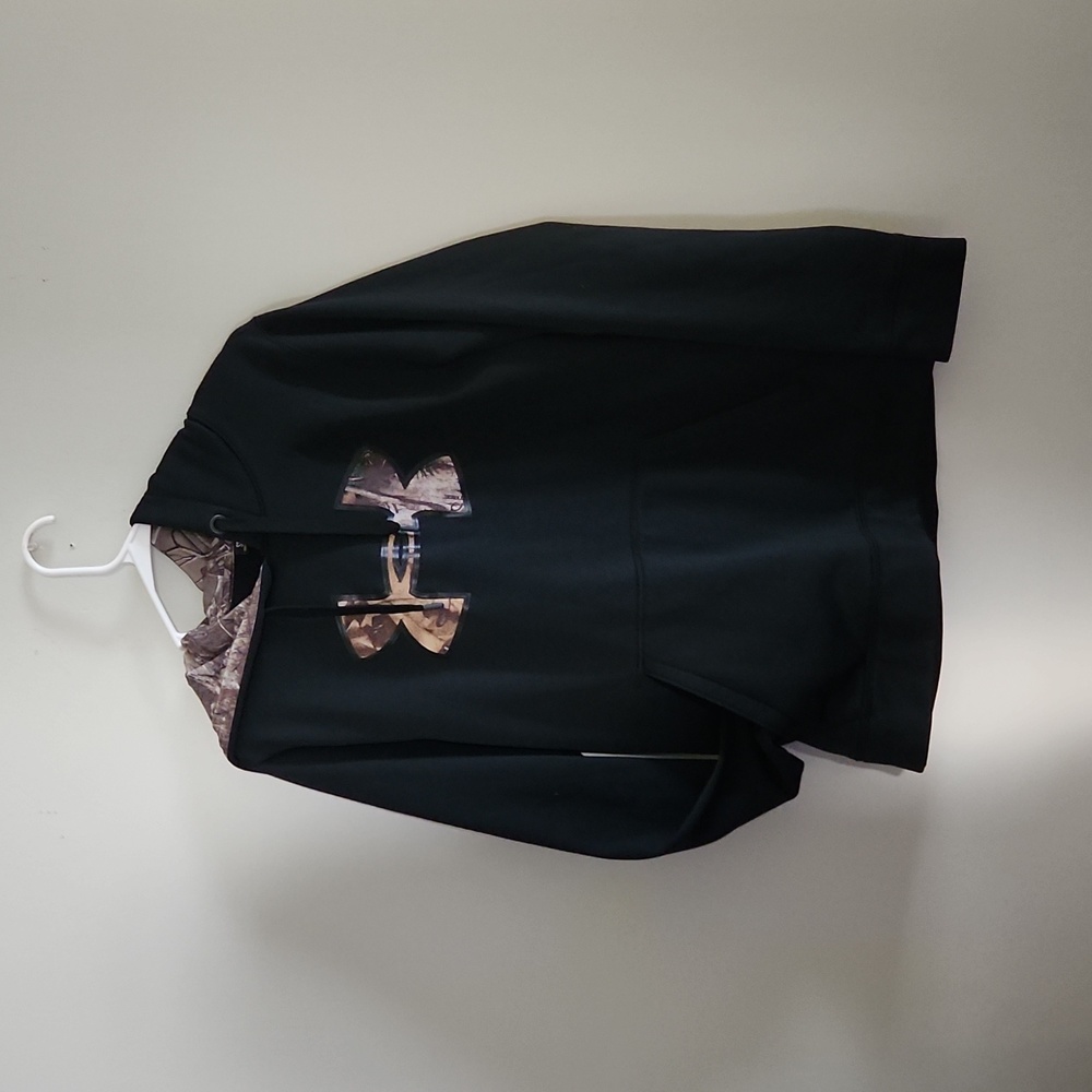 Under Armour sweatshirt